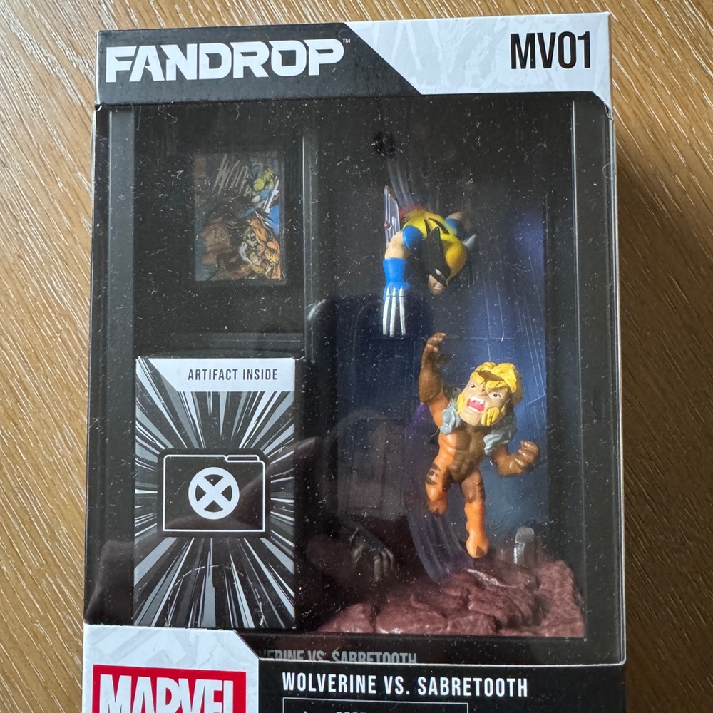 Moose Toys Marvel Fandrop MV01 Figure 2 Pack Wolverine Vs. Sabretooth
